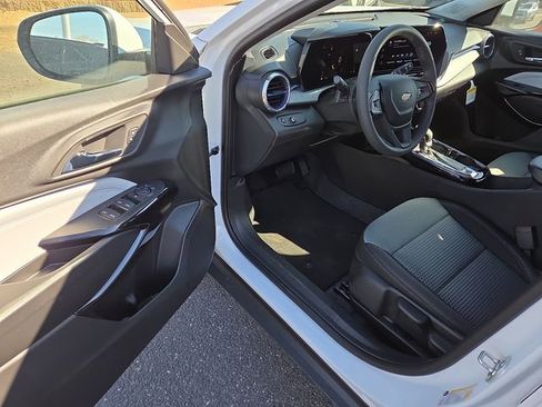 New 2026 Chevrolet Trax LT image 10