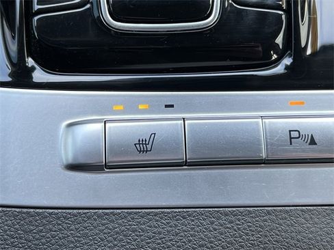 Used 2024 Kia Carnival EX image 29