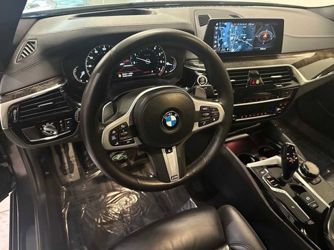 Used 2018 BMW M550i xDrive image 2