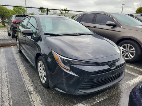 Used 2024 Toyota Corolla LE image 2