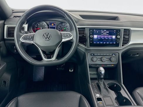 Used 2021 Volkswagen Atlas Cross Sport SE FWD image 22