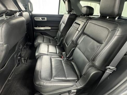 Used 2022 Ford Explorer Limited AWD/4WD image 12