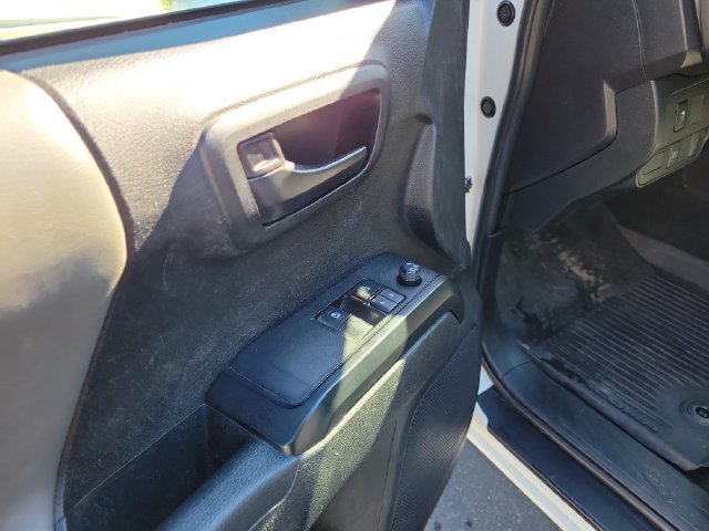 Used 2022 Toyota Tacoma SR RWD image 15