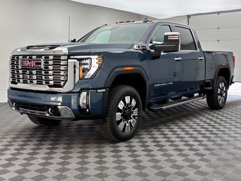 New 2026 GMC Sierra 2500 Denali w/ Denali Reserve Package AWD/4WD image 2