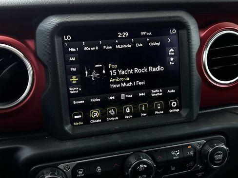 Used 2022 Jeep Gladiator Rubicon w/ LED Lighting Group AWD/4WD image 19