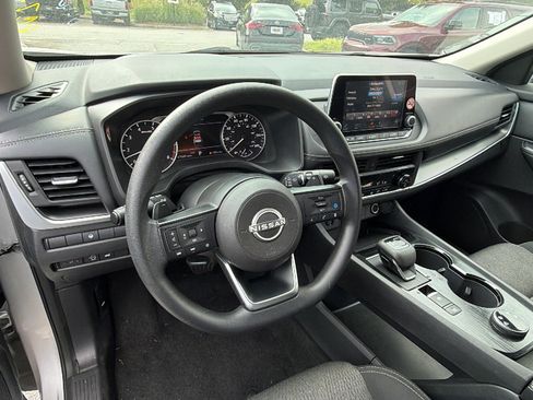 Used 2024 Nissan Rogue SV AWD/4WD image 24