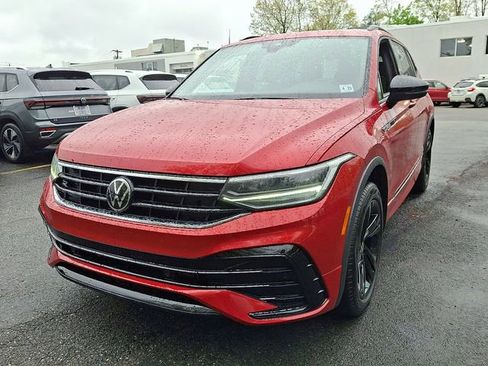 Certified 2024 Volkswagen Tiguan SE R-Line AWD/4WD image 4