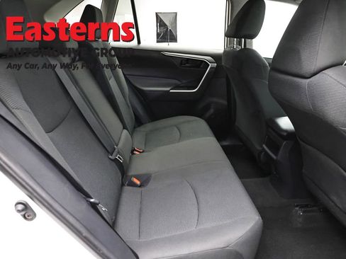 Used 2021 Toyota RAV4 LE FWD image 22