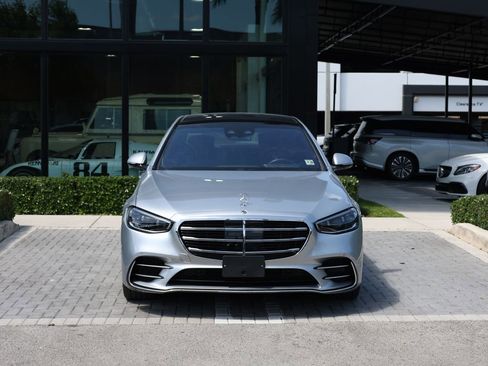 Used 2023 Mercedes-Benz S 500 4MATIC w/ AMG Line image 3