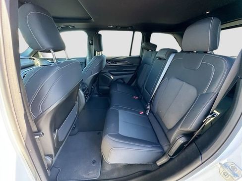 Used 2024 Jeep Grand Cherokee Laredo X image 22