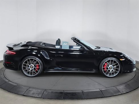 Used 2019 Porsche 911 Turbo image 8