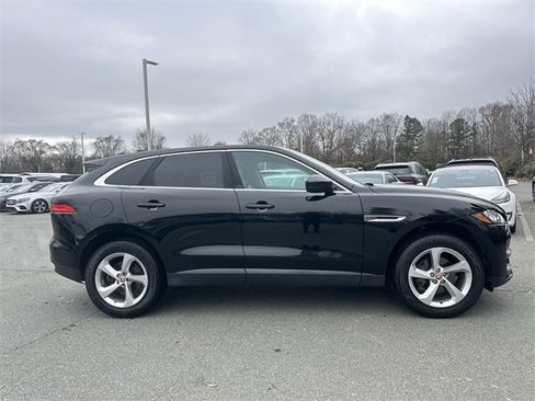 Used 2020 Jaguar F-PACE image 6