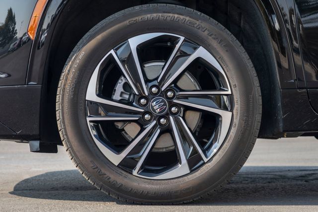 Certified 2025 Buick Enclave Sport Touring AWD/4WD image 13