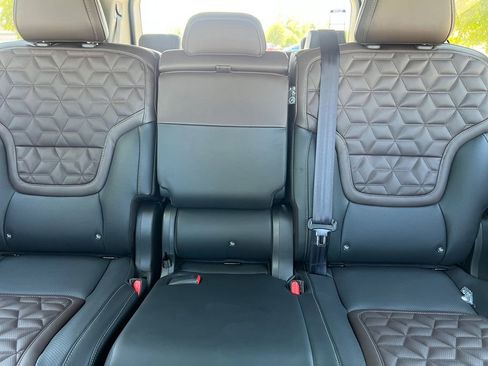 New 2026 Nissan Armada Platinum image 5