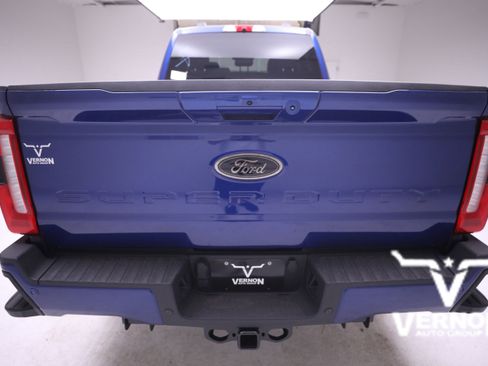 New 2026 Ford F250 Lariat w/ Black Appearance Package image 4