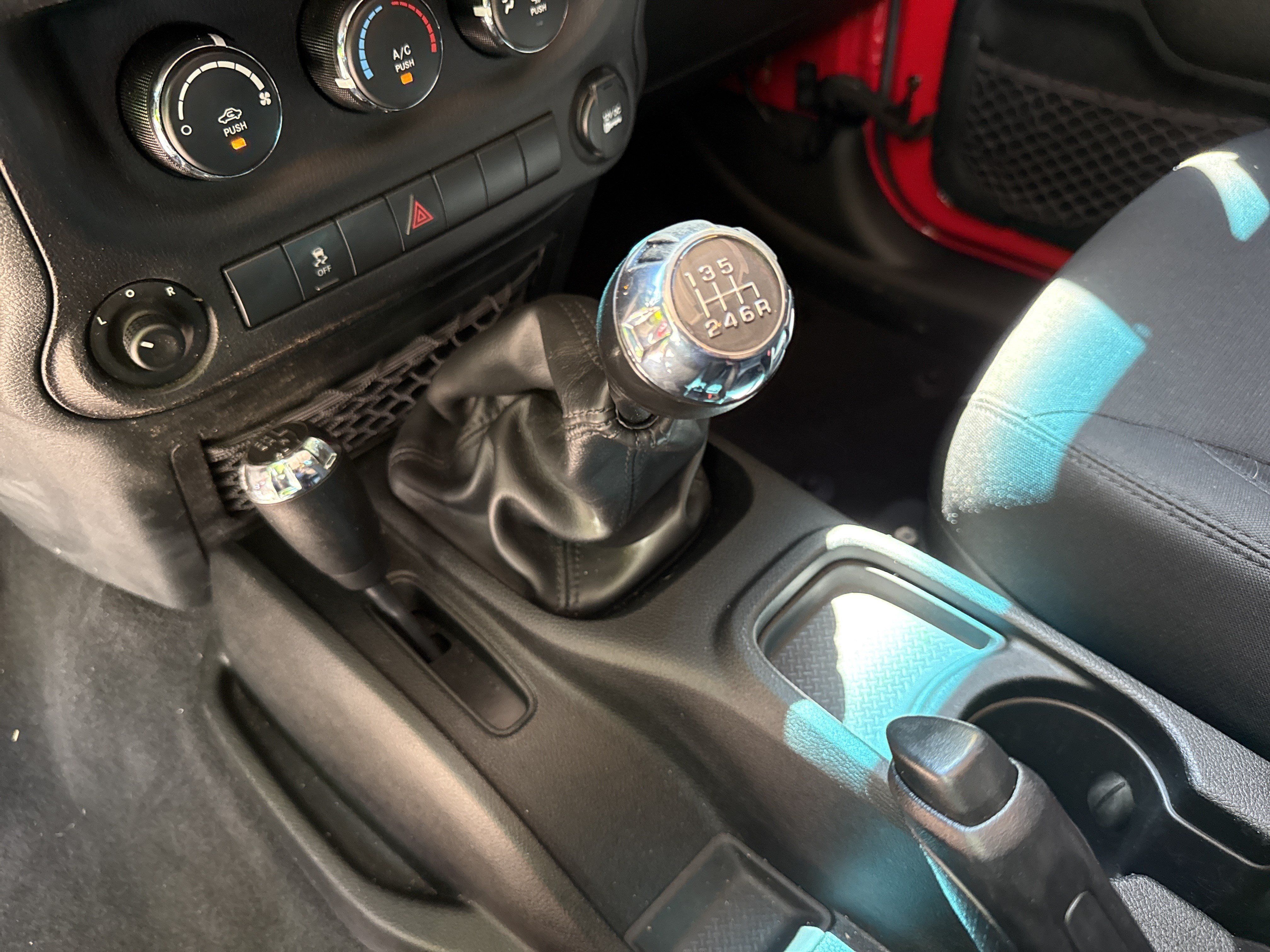 Used 2018 Jeep Wrangler Unlimited Sport S AWD/4WD image 30