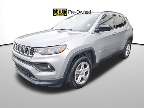 Used 2023 Jeep Compass Latitude image 1