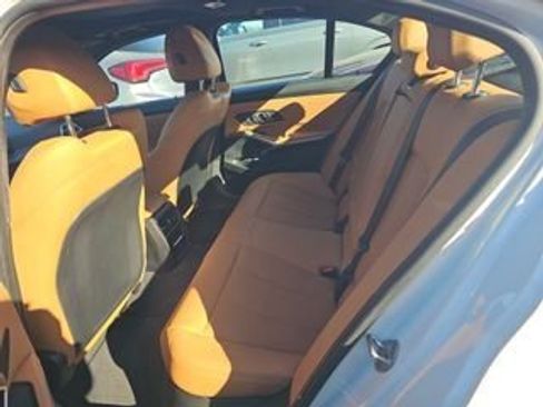 Used 2025 BMW 330i xDrive Sedan w/ M Sport Package image 9