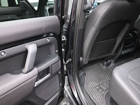Used 2025 Land Rover Defender 110 S image 18