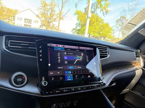 Used 2022 Jeep Grand Wagoneer Series II w/ Premium Group II image 30