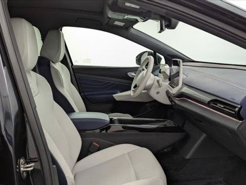 Used 2023 Volkswagen ID.4 Pro S AWD/4WD image 19