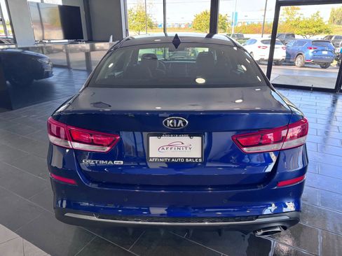 Used 2019 Kia Optima LX image 4