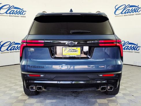 Used 2024 Chevrolet Traverse LT w/ Midnight/Sport Edition FWD image 4
