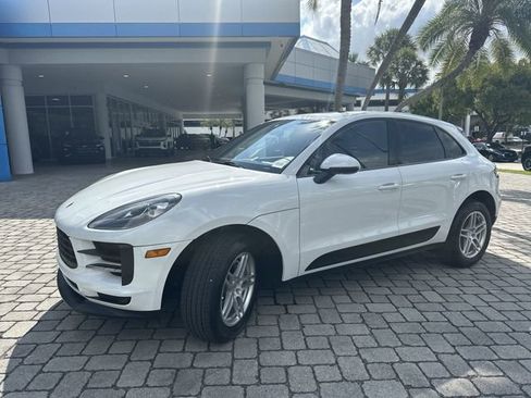 Used 2020 Porsche Macan AWD/4WD image 35