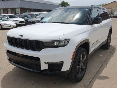 Used 2024 Jeep Grand Cherokee L Limited w/ Luxury Tech Group II AWD/4WD image 2
