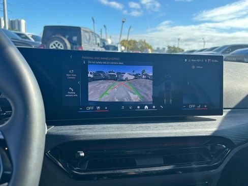 Used 2025 BMW 330i Sedan image 23