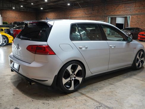 Used 2015 Volkswagen GTI SE image 19