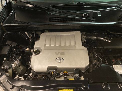 Used 2010 Toyota Highlander 2WD image 3
