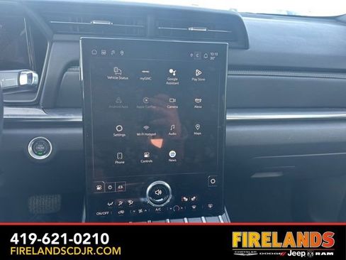 Used 2025 GMC Terrain Elevation image 25