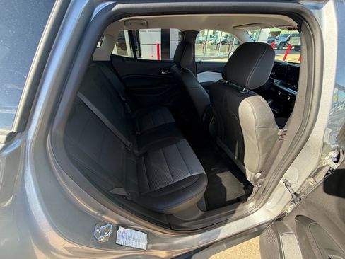 Certified 2025 Chevrolet Trax LT w/ LT Convenience Package image 25