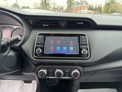 Used 2022 Nissan Kicks S image 17