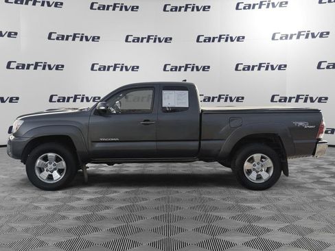 Used 2012 Toyota Tacoma 4x4 Access Cab V6 w/ TRD Sport Pkg image 2