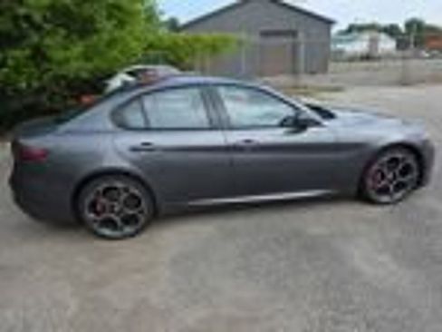 Used 2024 Alfa Romeo Giulia Veloce AWD/4WD image 7