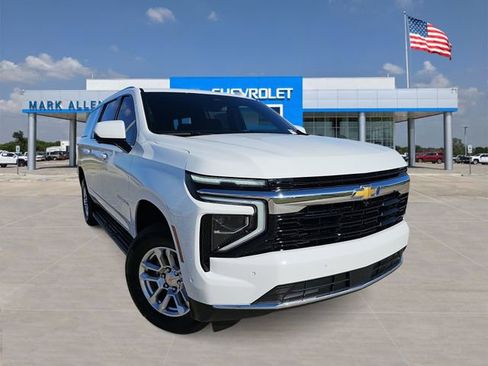 New 2026 Chevrolet Suburban LS RWD image 1