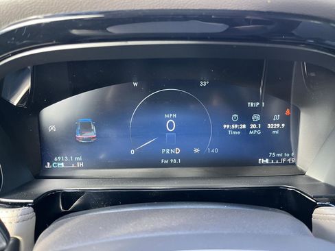 Used 2024 Lincoln Corsair Premiere image 23