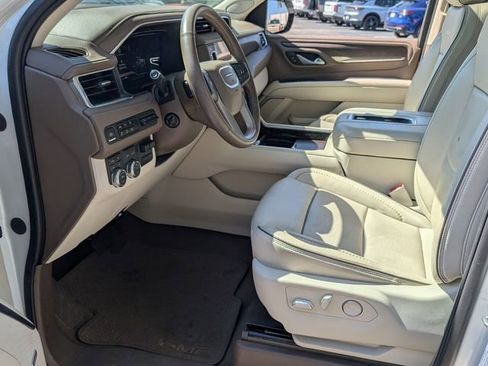 Used 2023 GMC Yukon XL Denali w/ Max Trailering Package image 9