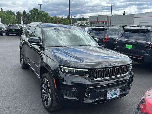 Used 2021 Jeep Grand Cherokee L Overland w/ Luxury Tech Group IV AWD/4WD image 6
