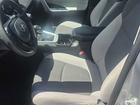 Used 2019 Toyota RAV4 XLE FWD image 14
