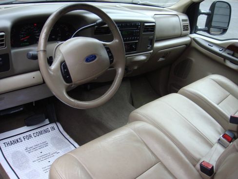 Used 2004 Ford F250 Lariat image 10