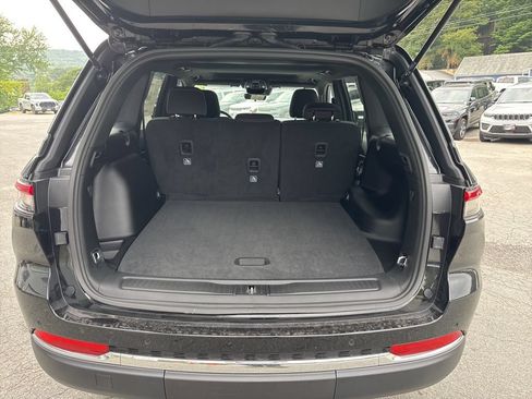 New 2025 Jeep Grand Cherokee Laredo X AWD/4WD image 5