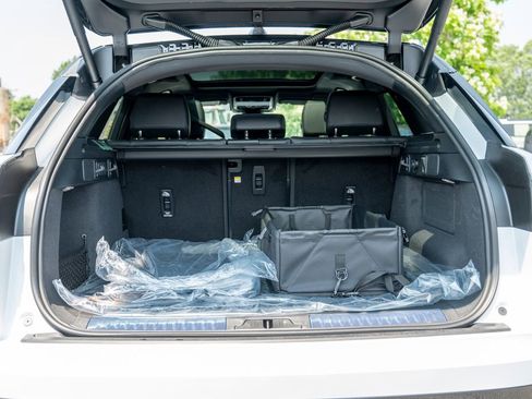 New 2026 Land Rover Range Rover Velar Dynamic SE image 24