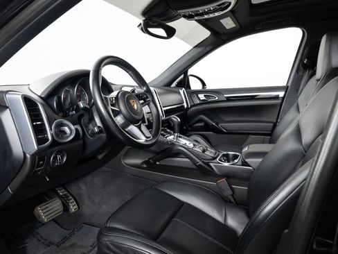 Used 2017 Porsche Cayenne S image 13