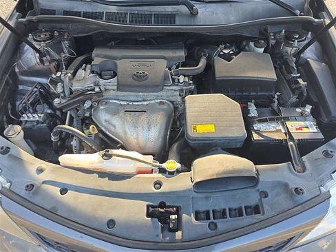Used 2013 Toyota Camry SE FWD image 19