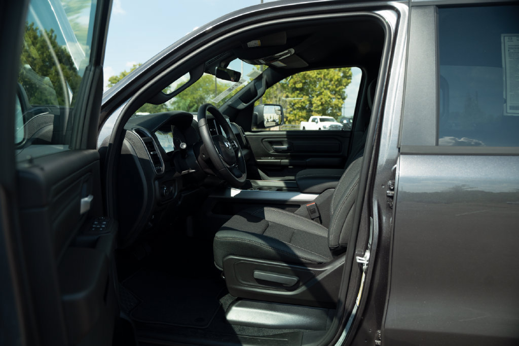 New 2027 RAM 1500 Express AWD/4WD image 10