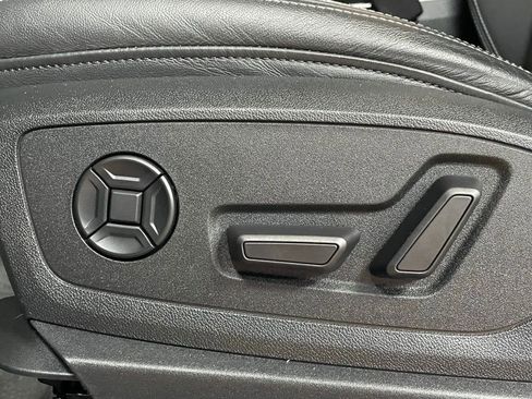 Used 2021 Audi e-tron Premium w/ Convenience Plus Package image 12