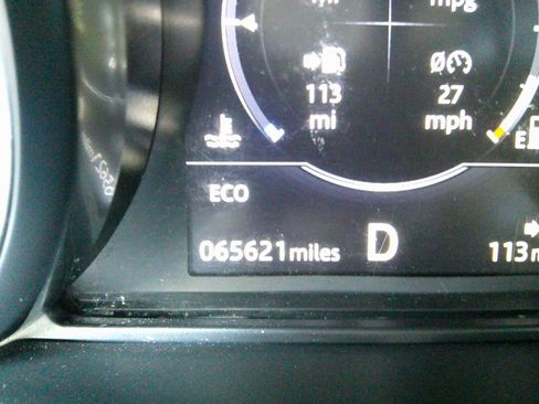 Used 2018 Land Rover Discovery Sport HSE image 19